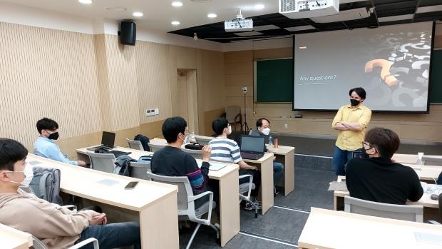 [Seminar] English presentation and Scientific writing skills 이미지